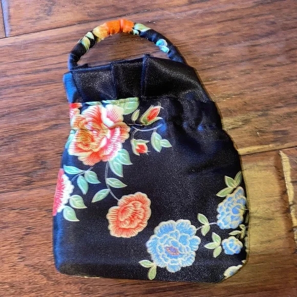 Black & floral oriental vibe souvenir from Asia kids sized purse​​ - Picture 2 of 3